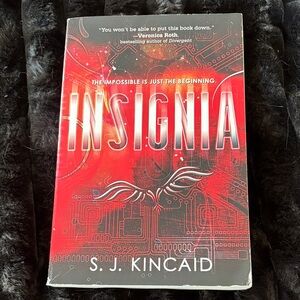 Insignia by S.J. Kincaid Book